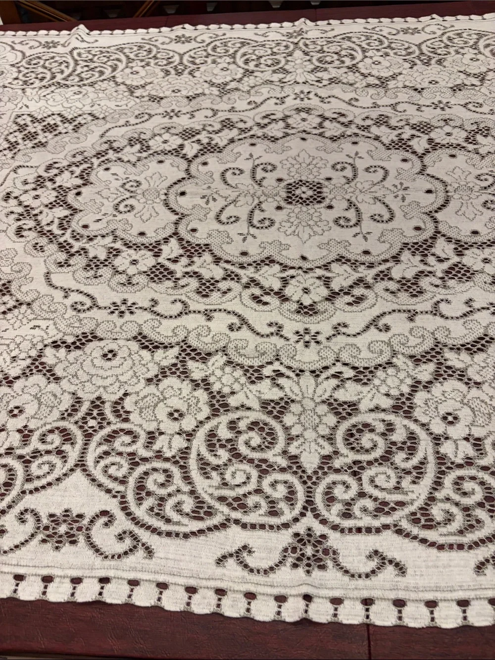 Classic Cream Lace Tablecloth - Elegant Home Dining Table Linen